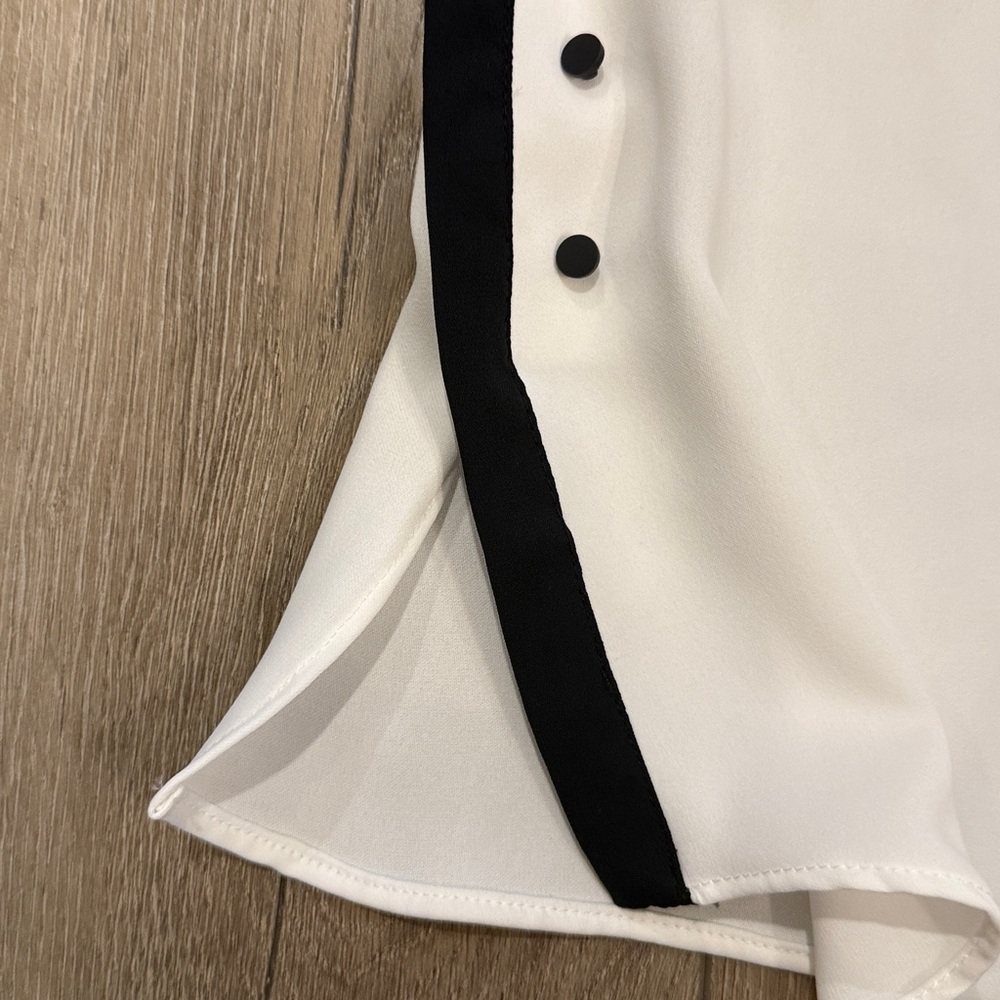 Zara Crewneck Flowy Sleeveless White w/ Black Stripe/Button Details Shell Blouse - Picture 3 of 9